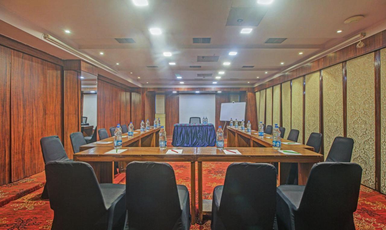 Treebo Premium Dee Empresa Hotel Kolkata Bagian luar foto