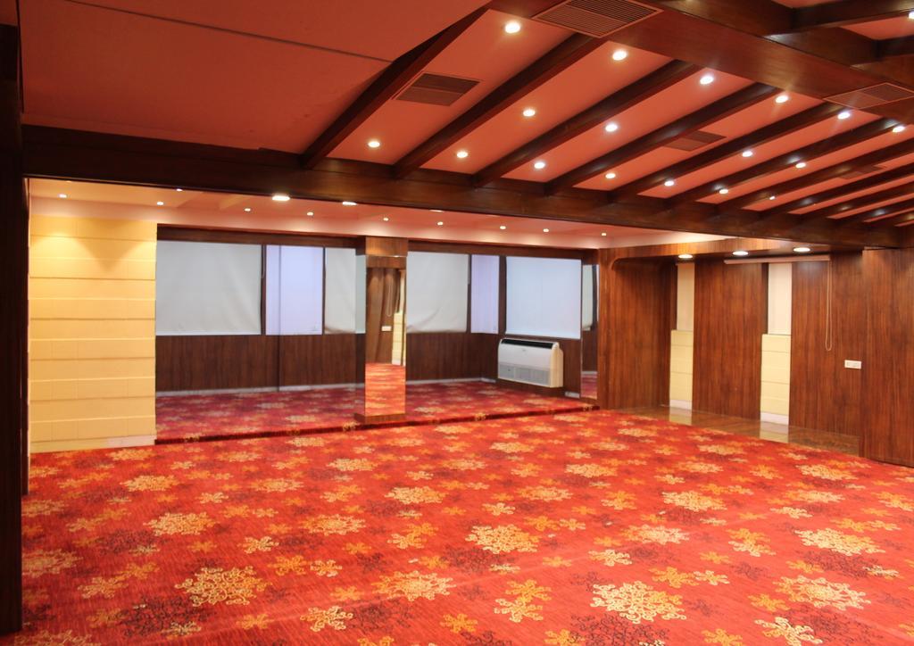 Treebo Premium Dee Empresa Hotel Kolkata Bagian luar foto