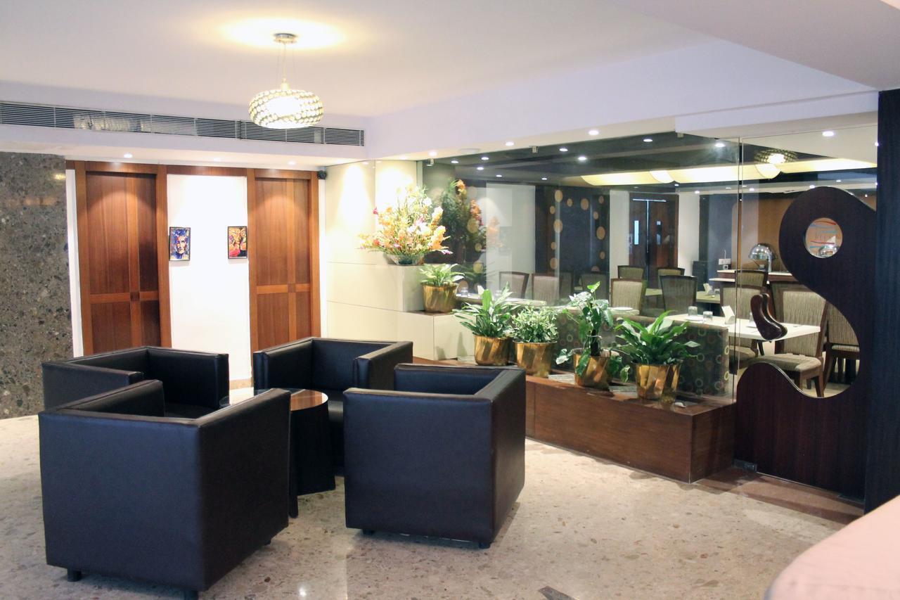 Treebo Premium Dee Empresa Hotel Kolkata Bagian luar foto